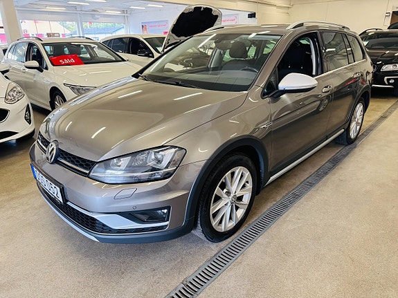 Volkswagen Golf Alltrack 12 of 24