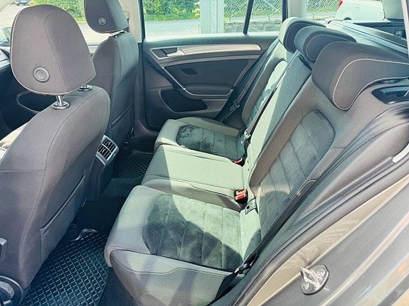 Volkswagen Golf Alltrack 7 of 24