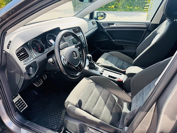 Volkswagen Golf Alltrack 8 of 24