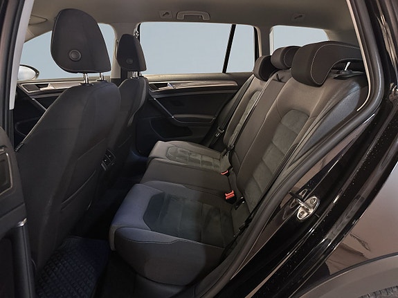 Volkswagen Golf Alltrack 13 of 23