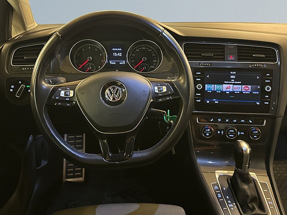Volkswagen Golf Alltrack 9 of 23