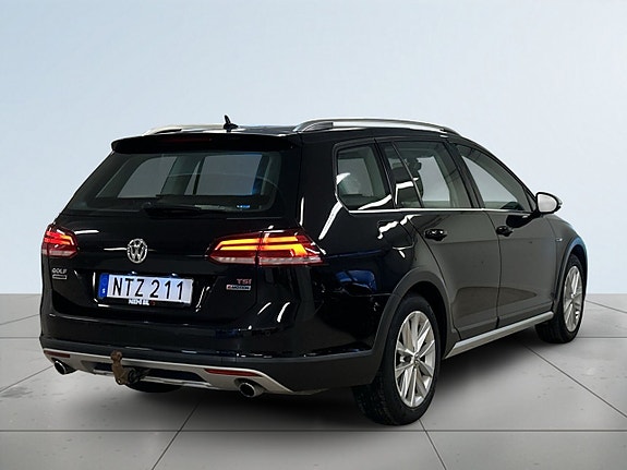 Volkswagen Golf Alltrack 6 of 23
