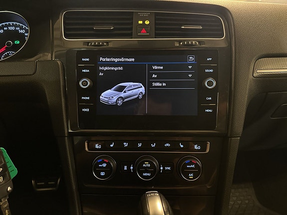Volkswagen Golf Alltrack 19 of 23