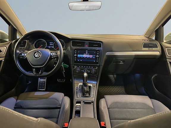 Volkswagen Golf Alltrack 8 of 23