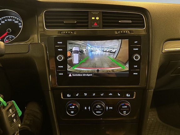 Volkswagen Golf Alltrack 11 of 23