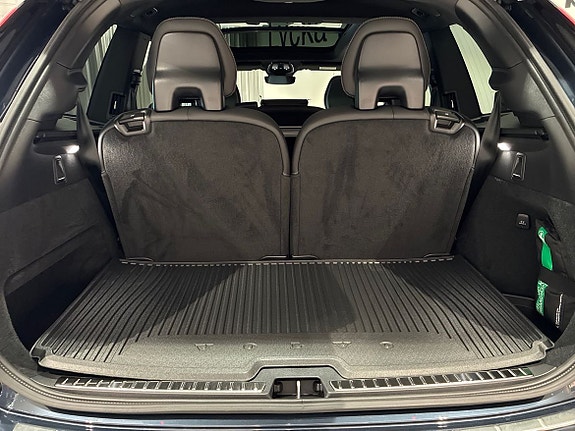 Volvo XC90 13 of 22