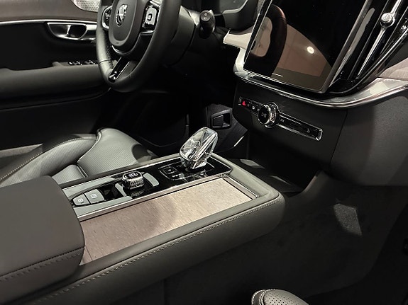 Volvo XC90 18 of 22