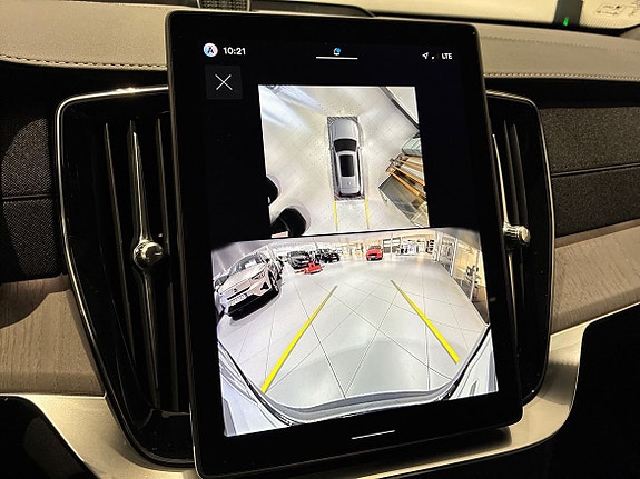 Volvo XC90 14 of 22