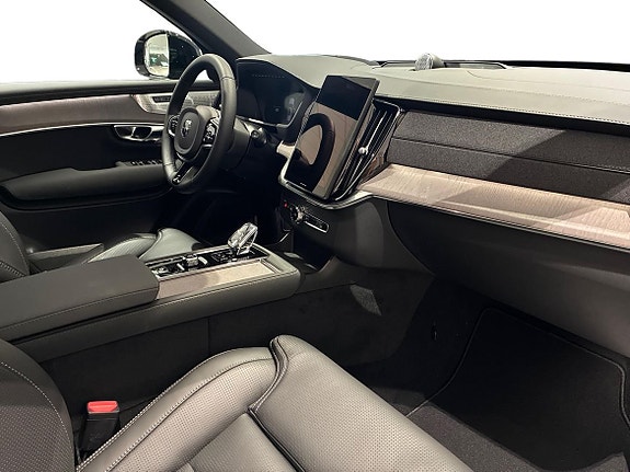 Volvo XC90 4 of 22