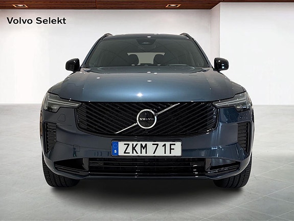 Volvo XC90 8 of 22