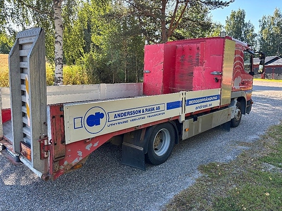 Mercedes-Benz bytes Flakbil med ramp 1023 4 of 5