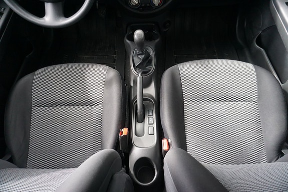 Nissan Micra 17 of 29
