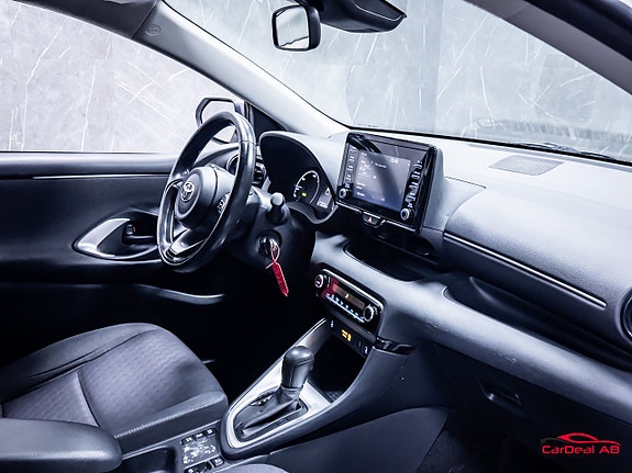 Toyota Yaris 13 of 25