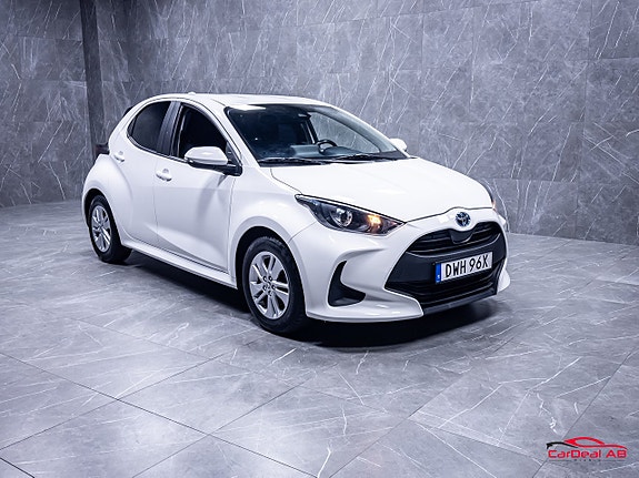 Toyota Yaris 9 of 25