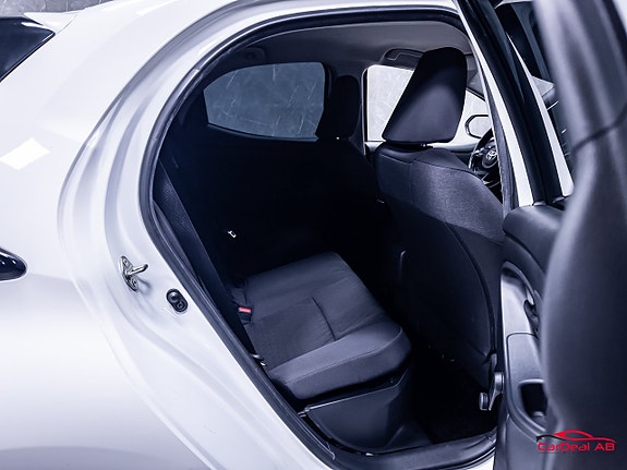 Toyota Yaris 16 of 25