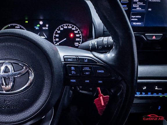 Toyota Yaris 20 of 25