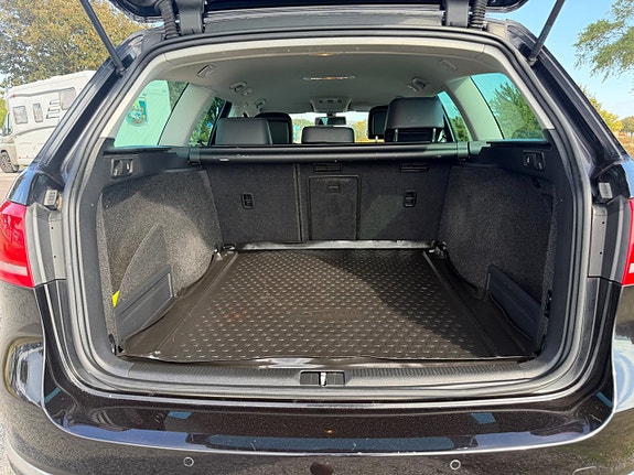 Volkswagen Passat 13 of 15