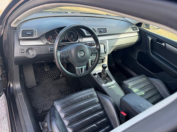 Volkswagen Passat 8 of 15