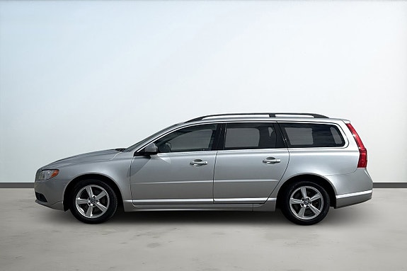 Volvo V70 2 of 21