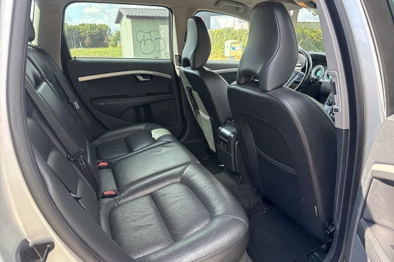 Volvo V70 17 of 21