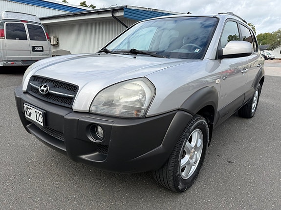 Hyundai Tucson 2 of 17