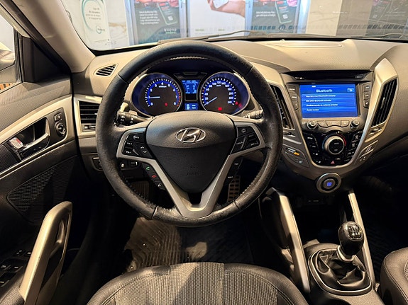 Hyundai Veloster 10 of 23