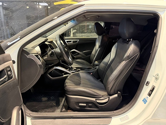Hyundai Veloster 13 of 23