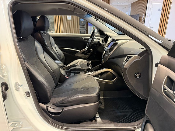 Hyundai Veloster 16 of 23