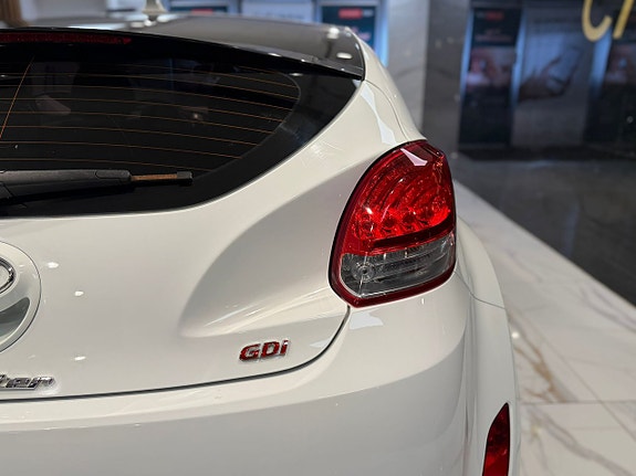Hyundai Veloster 21 of 23