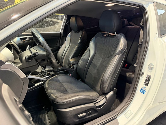 Hyundai Veloster 14 of 23