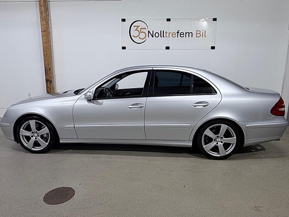 Mercedes-Benz E200 2 of 22