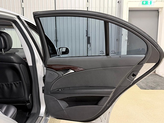 Mercedes-Benz E200 18 of 22