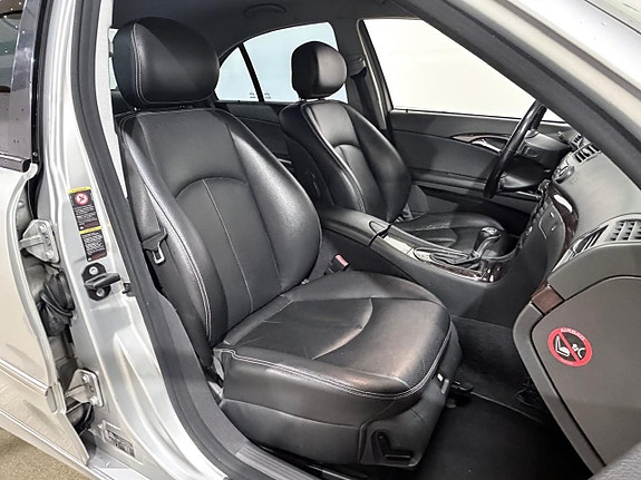 Mercedes-Benz E200 22 of 22
