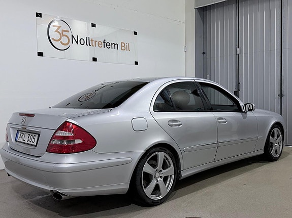 Mercedes-Benz E200 5 of 22