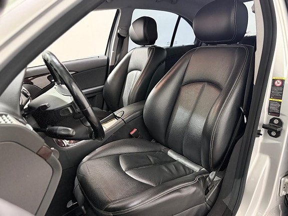 Mercedes-Benz E200 10 of 22