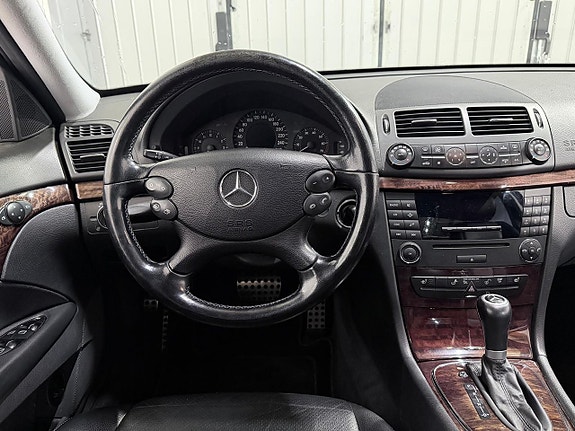 Mercedes-Benz E200 12 of 22