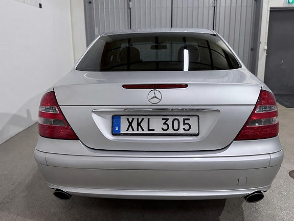Mercedes-Benz E200 4 of 22