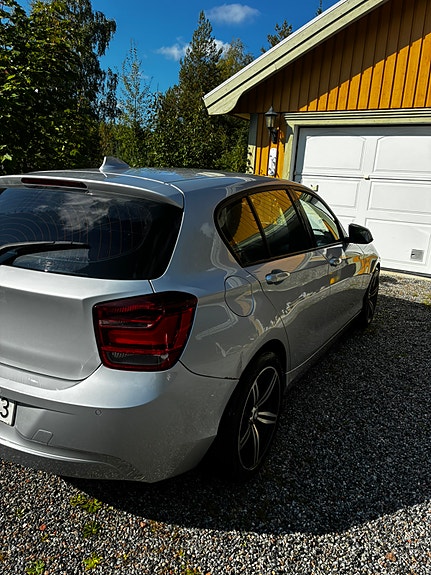 BMW 116d 3 of 8