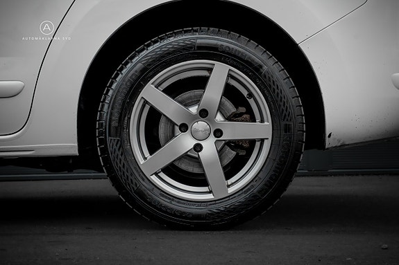 Peugeot 5008 24 of 27