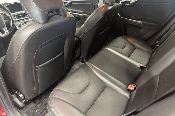 Volvo V60 12 of 18