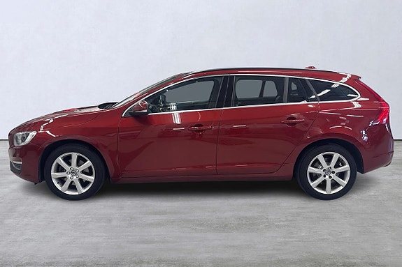 Volvo V60 2 of 18