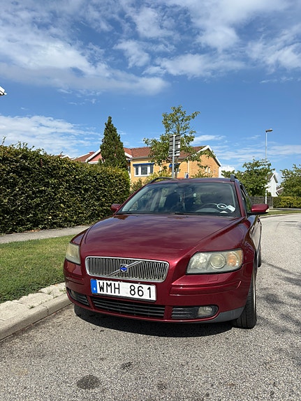 Volvo V50 2 of 11