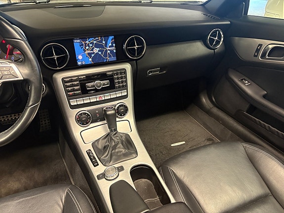 Mercedes-Benz SLK200 6 of 15