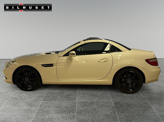 Mercedes-Benz SLK200 3 of 15