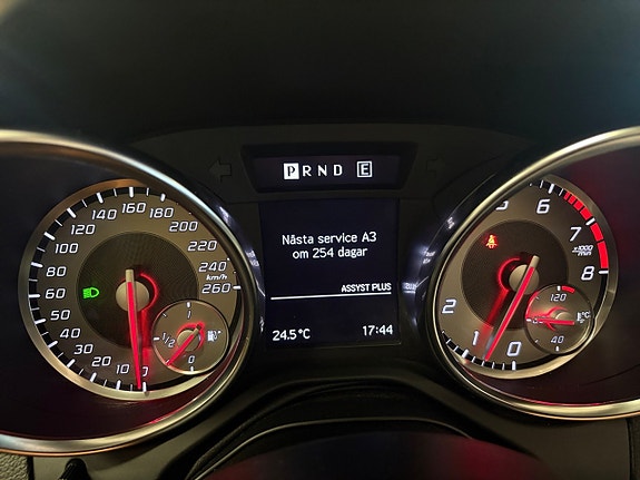 Mercedes-Benz SLK200 9 of 15