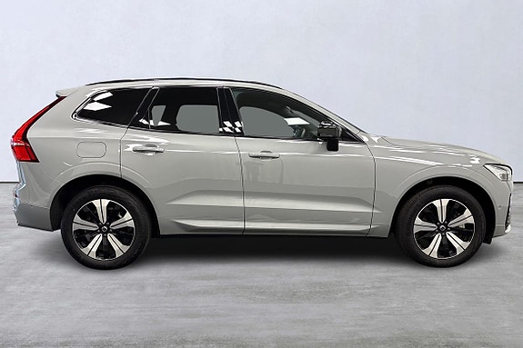 Volvo XC60 3 of 26
