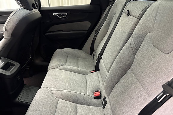 Volvo XC60 12 of 26