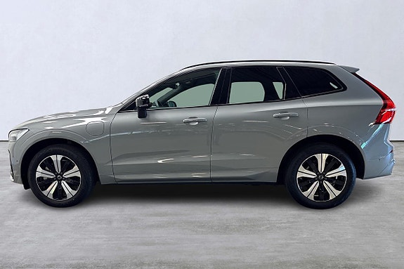 Volvo XC60 2 of 26