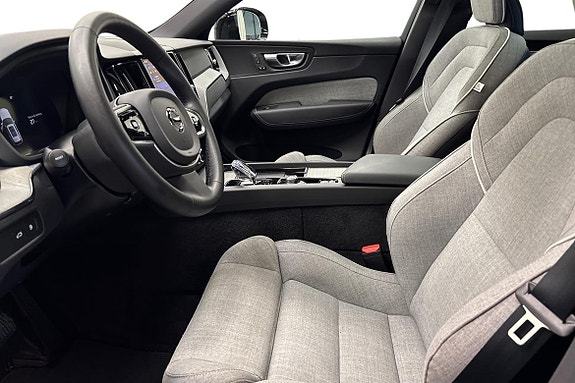 Volvo XC60 8 of 26