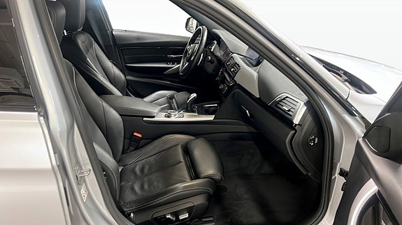 BMW 320d 3 of 9